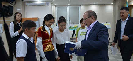 Алматинские школьники подготовили документальную выставку в честь Дня Конституции фото галереи 9