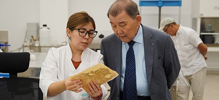 В Архиве Президента РК создан личный фонд Сабыра Касымова фото галереи 6